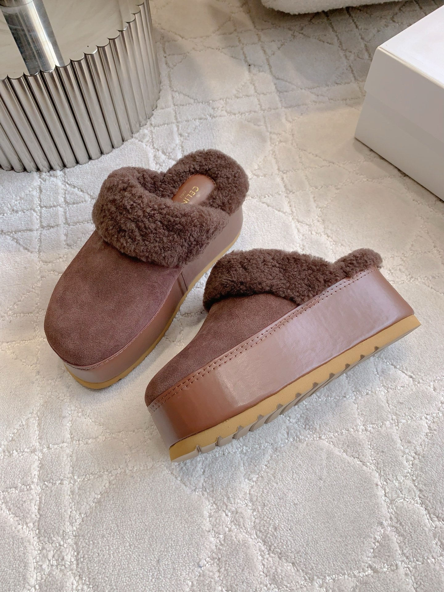CELINE 25S DANA WEDGE MULE 70MM IN DARK BROWN SUEDE CALFSKIN AND SHEARLING - 35