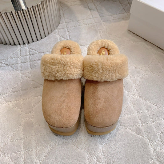 CELINE 25S DANA WEDGE MULE 70MM IN LIGHT BROWN SUEDE CALFSKIN AND SHEARLING - 35
