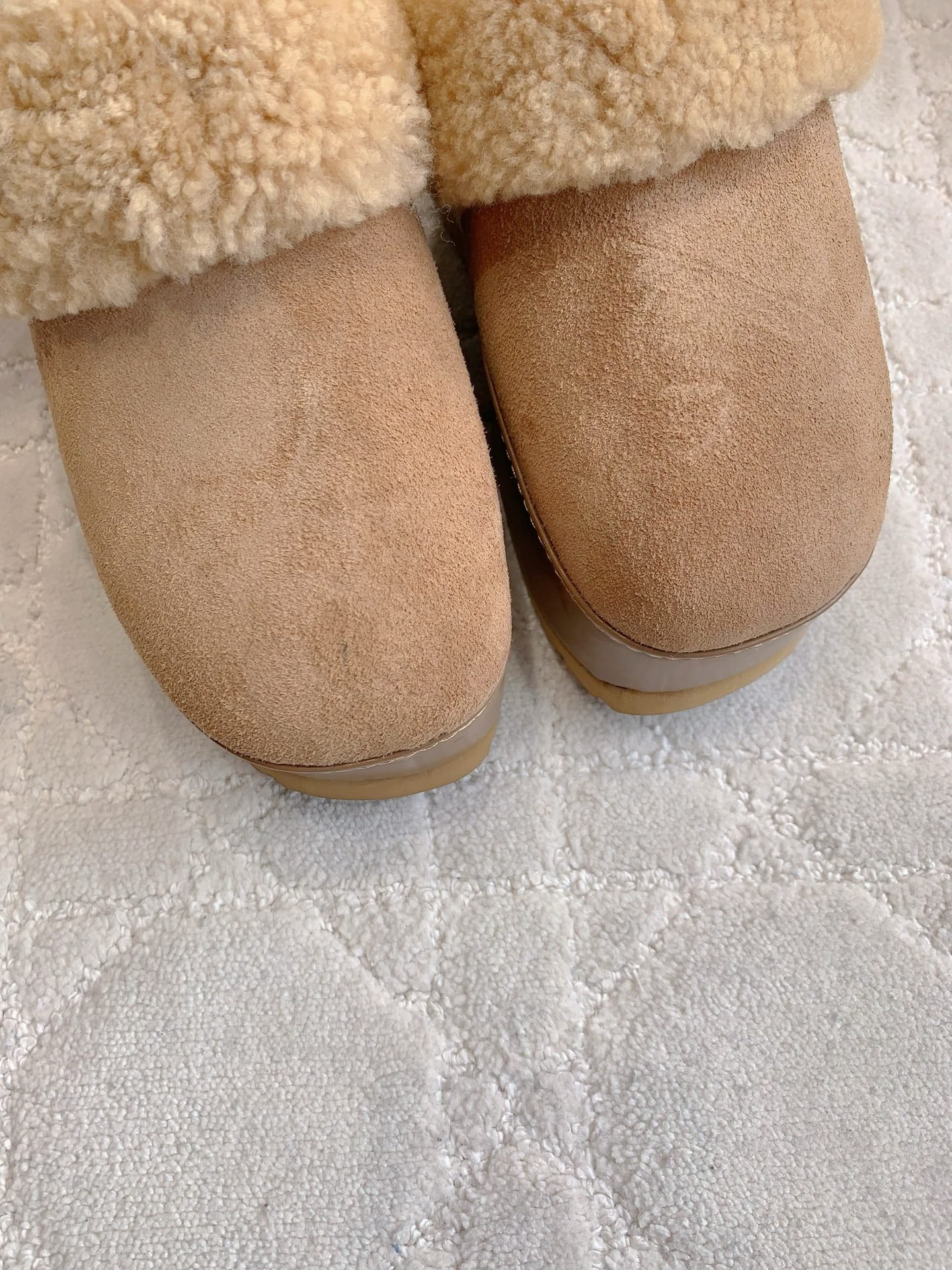 CELINE 25S DANA WEDGE MULE 70MM IN LIGHT BROWN SUEDE CALFSKIN AND SHEARLING - 35
