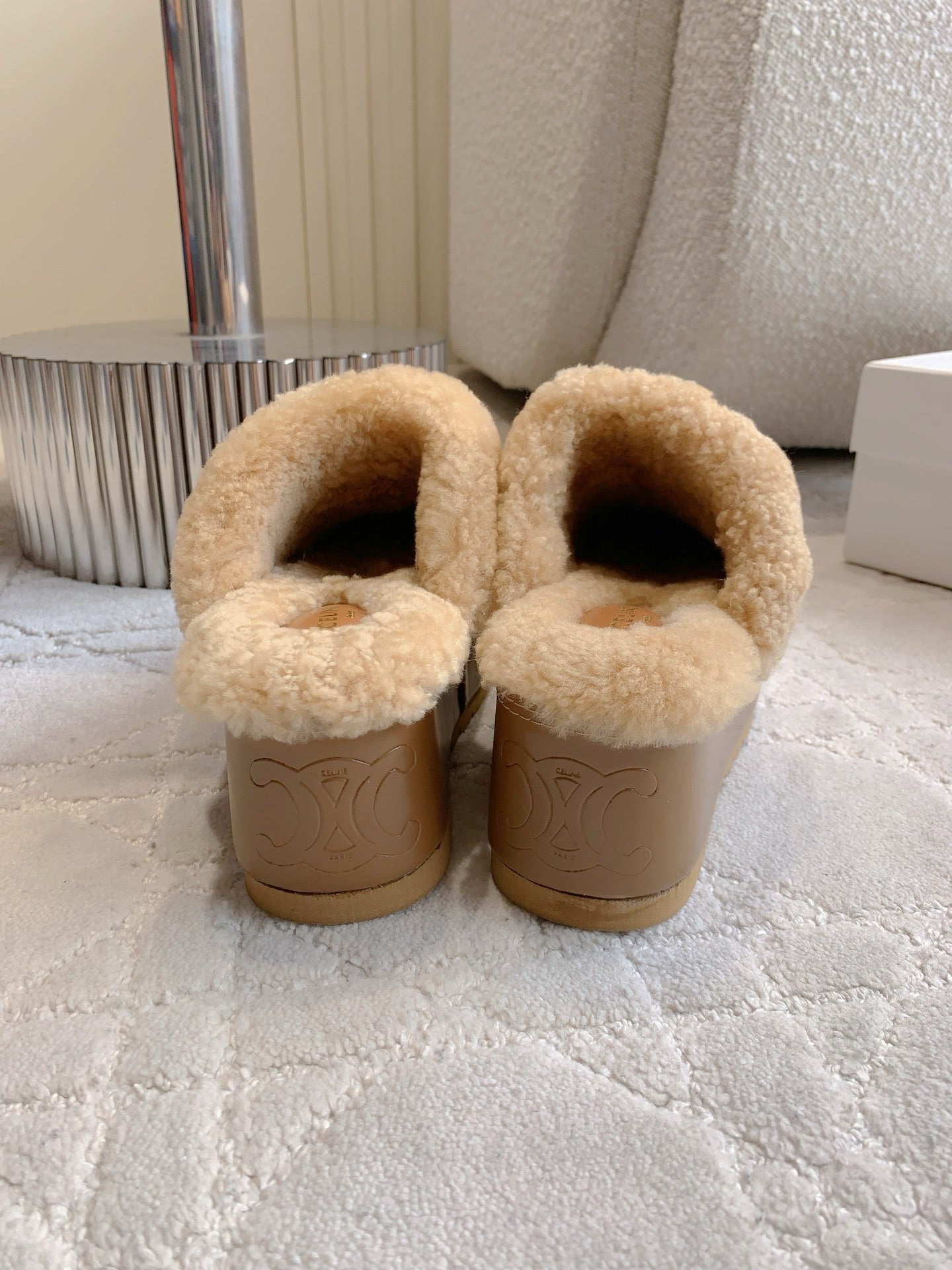CELINE 25S DANA WEDGE MULE 70MM IN LIGHT BROWN SUEDE CALFSKIN AND SHEARLING - 35
