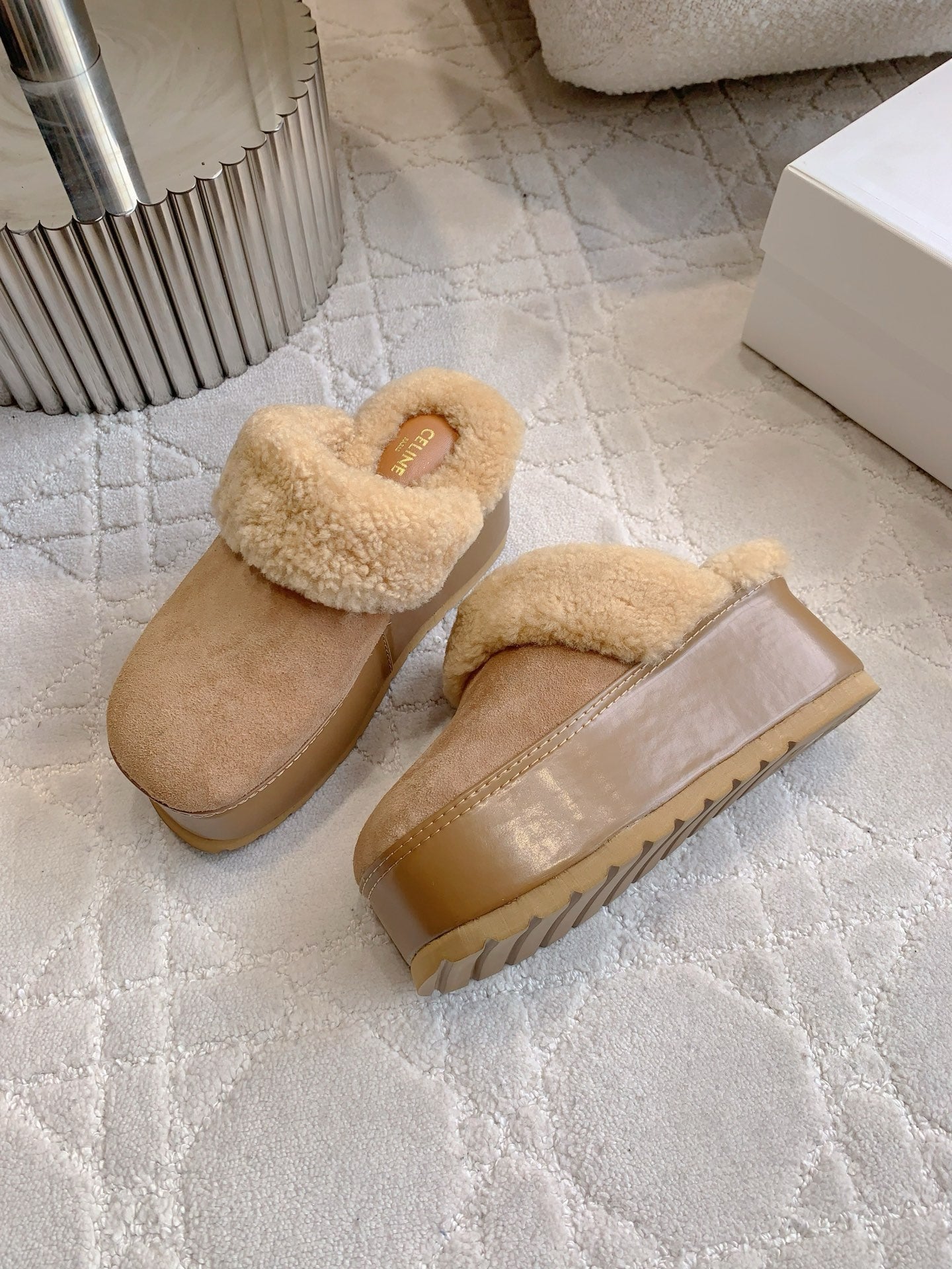 CELINE 25S DANA WEDGE MULE 70MM IN LIGHT BROWN SUEDE CALFSKIN AND SHEARLING - 35