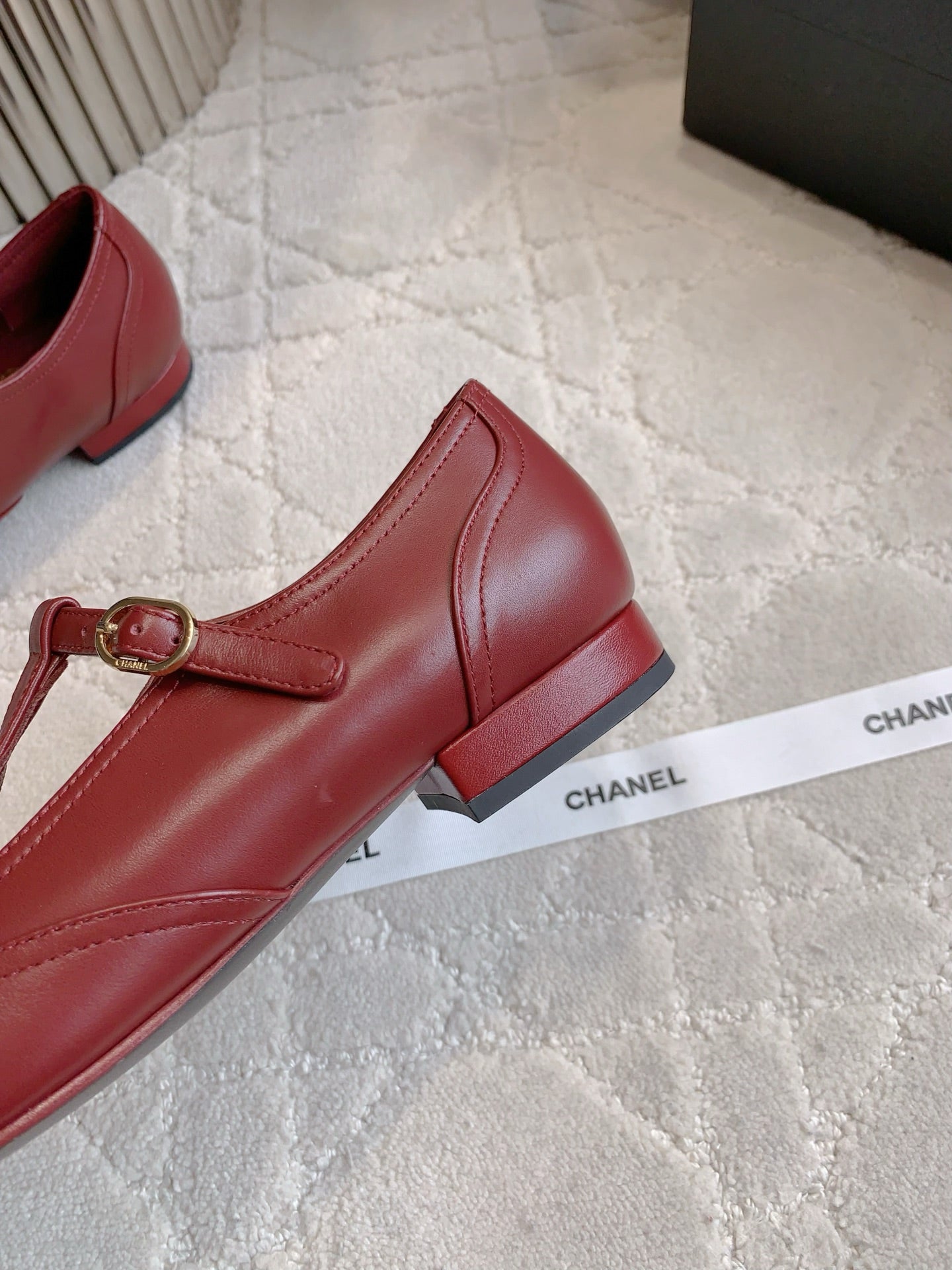 CHANEL 25S MARY JANE IN BLACK AND ROSEWOOD CALFSKIN GOLD HARDWARE - 35
