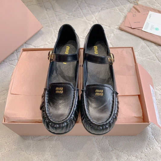 ЛОФЕРИ MIUMIU 26S З ЧОРНОЇ ТЕЛЯЧОЇ ШКІРИ З РЕМІНЦЕМ
