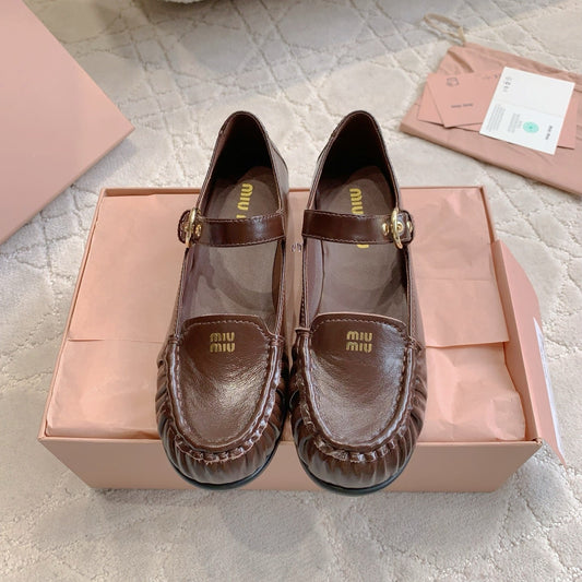 ЛОФЕРИ MIUMIU 26S З КОРИЧНЕВОЇ ТЕЛЯЧОЇ ШКІРИ З РЕМІНЦЕМ