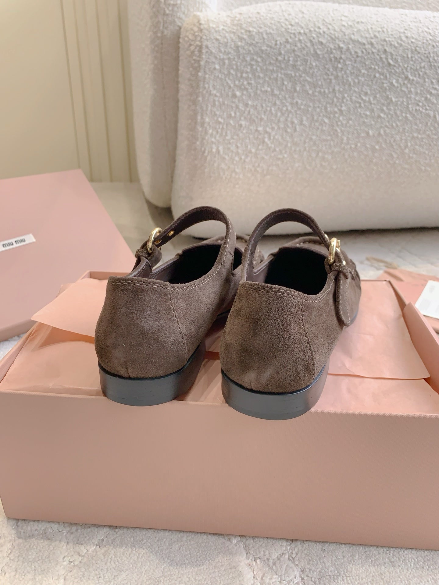 ЛОФЕРИ MIUMIU 26S З КОРИЧНЕВОЇ ЗАМШІ З РЕМІНЦЕМ