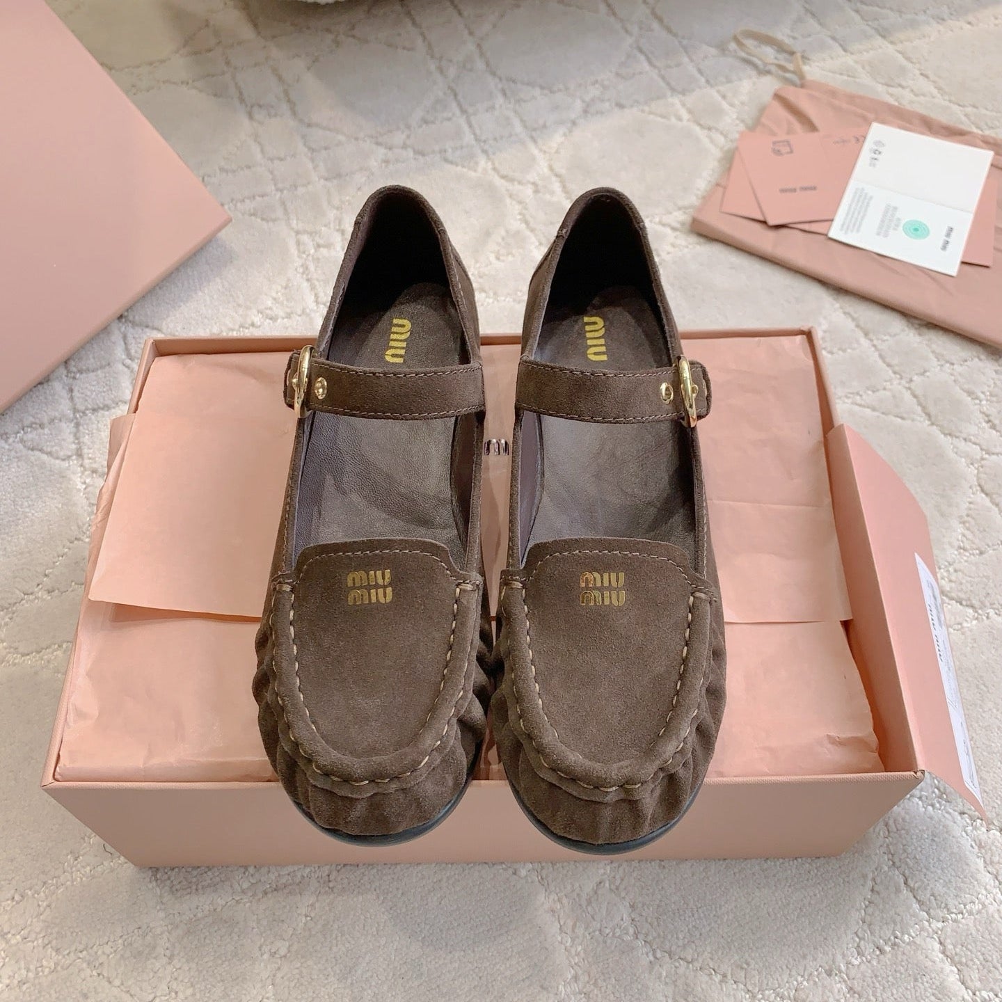 ЛОФЕРИ MIUMIU 26S З КОРИЧНЕВОЇ ЗАМШІ З РЕМІНЦЕМ