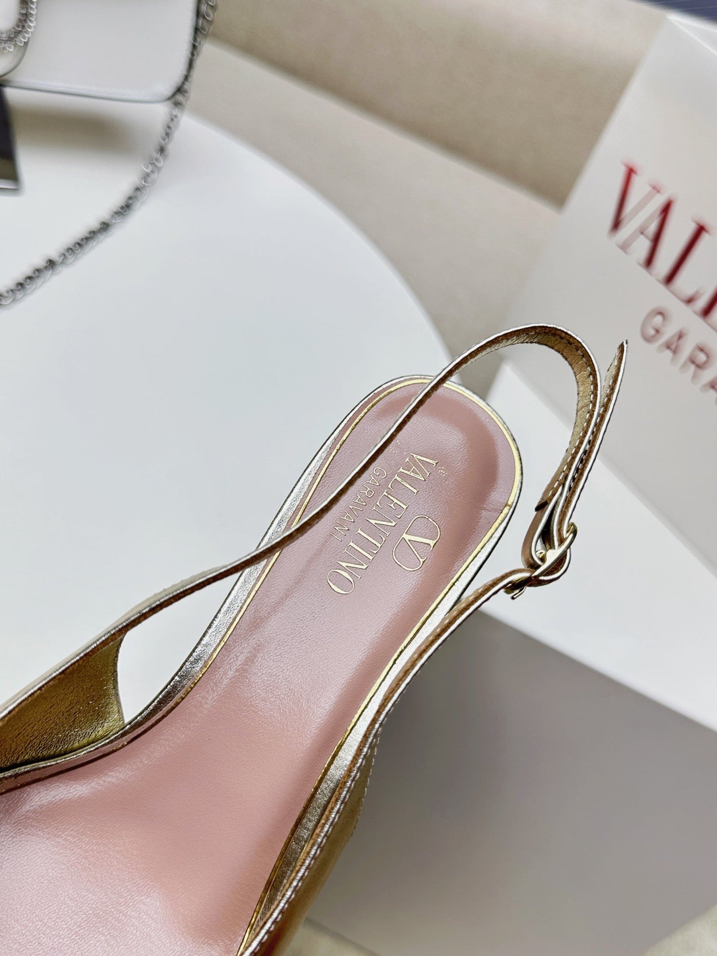 HIGH SLINGBACK 60MM IN GOLD CALFSKIN - 34