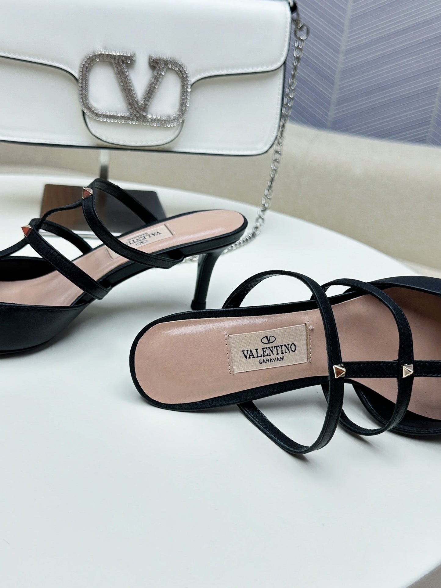 ROCKSTUD WISPY BLACK CALFSKIN MULE 60MM - 34