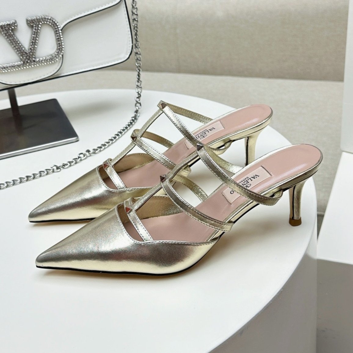ROCKSTUD WISPY GOLD CALFSKIN MULE 60MM - 34