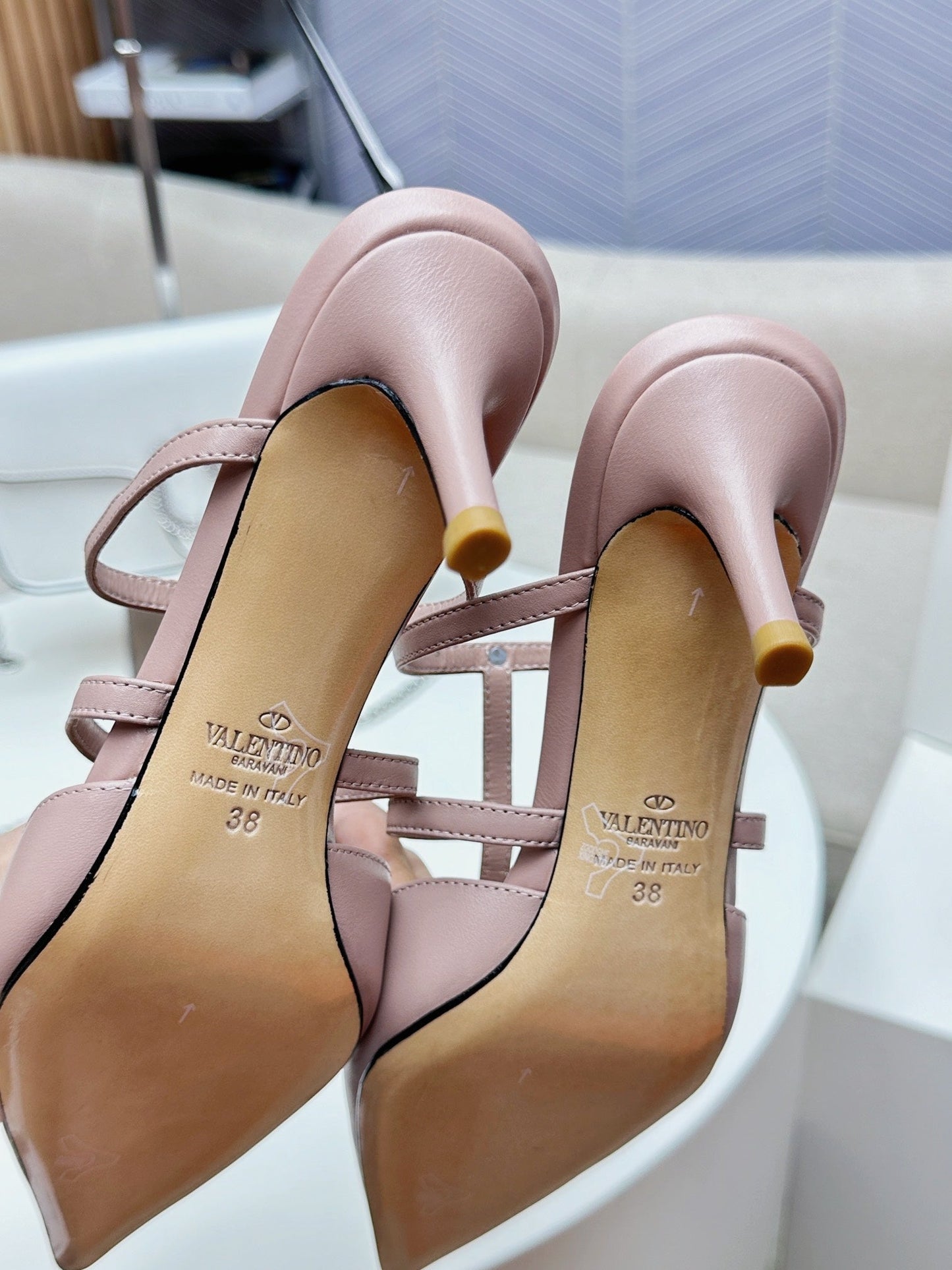ROCKSTUD WISPY CREPE PINK CALFSKIN MULE 60MM - 34