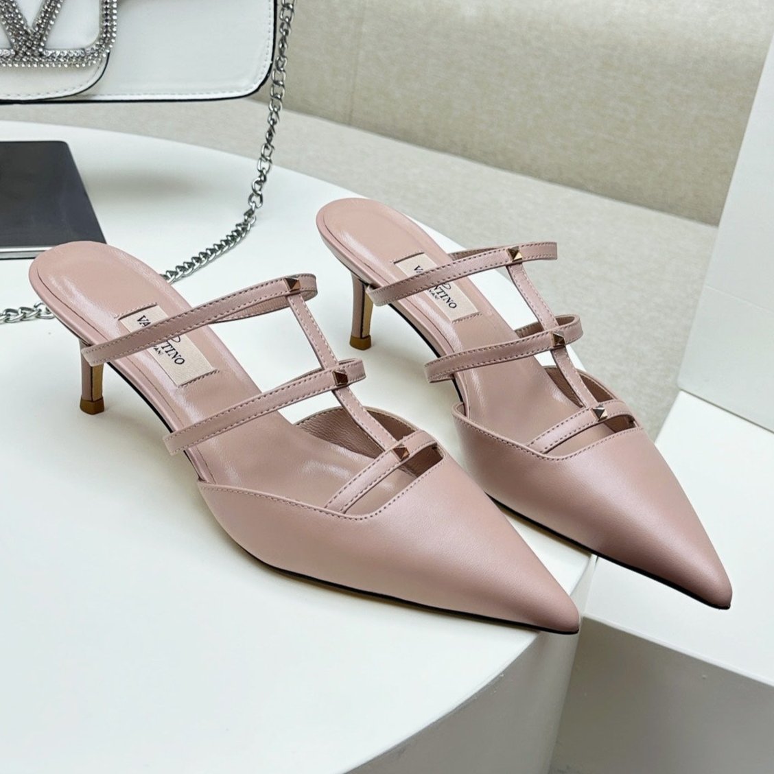 ROCKSTUD WISPY CREPE PINK CALFSKIN MULE 60MM - 34