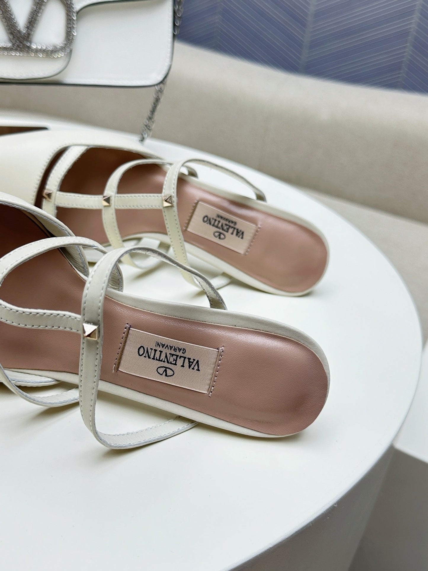 ROCKSTUD WISPY WHITE CALFSKIN MULE 60MM - 34