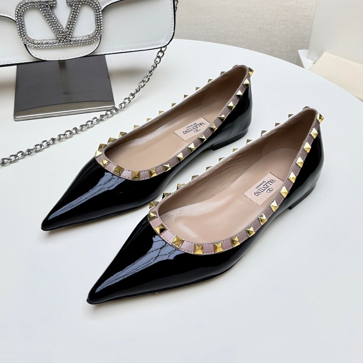 ROCKSTUD FLAT PUMP IN BLACK CALFSKIN - 34