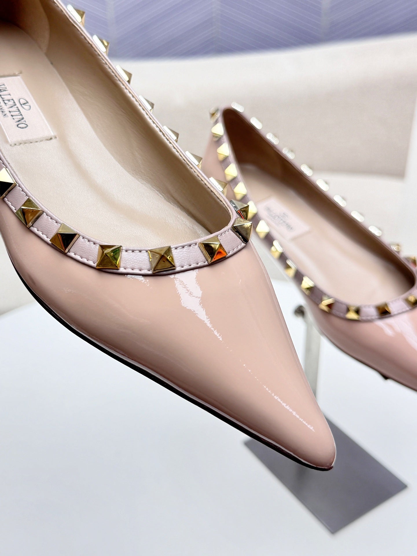 ROCKSTUD FLAT PUMP IN NUDE TAN CALFSKIN - 34