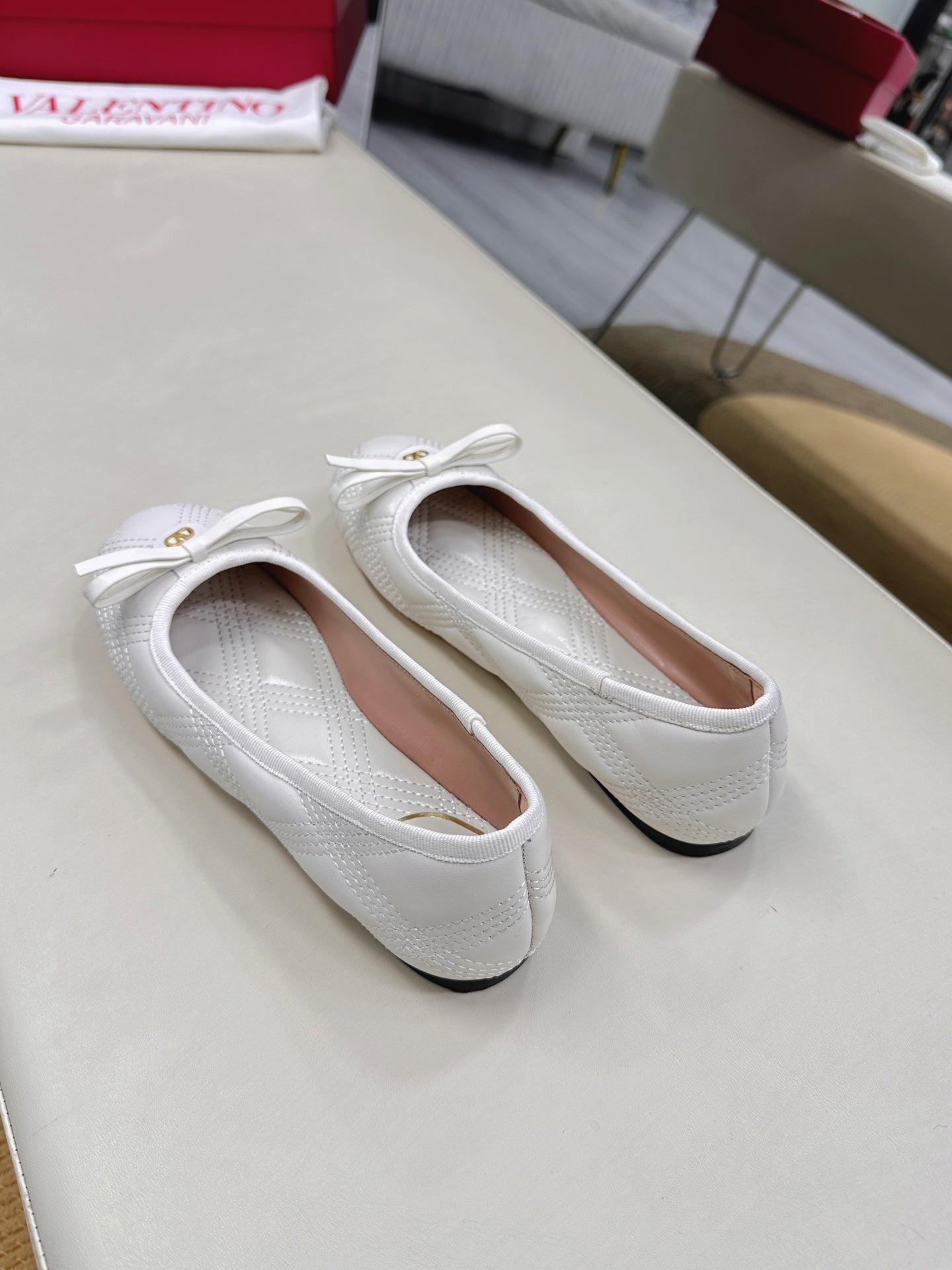 VLTN CLASSIC BALLET FLATS 25S IN WHITE CALFSKIN WITH BOW - 35
