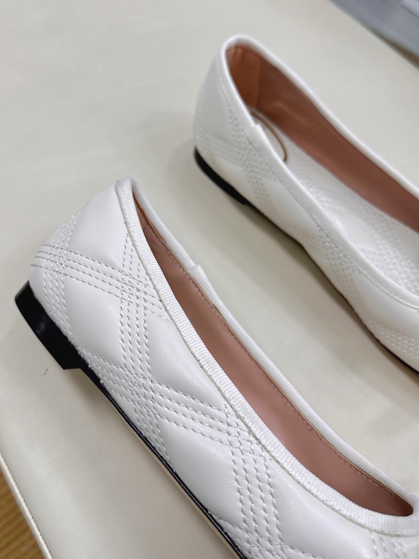 VLTN CLASSIC BALLET FLATS 25S IN WHITE CALFSKIN WITH BOW - 35