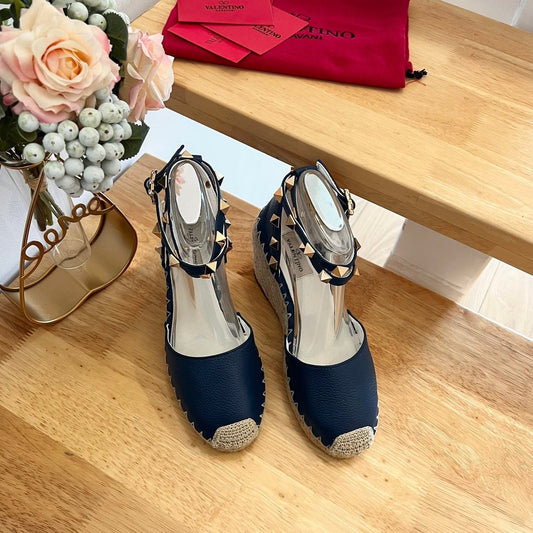 БОСОНІЖКИ-ТАНКЕТКИ VALENTINO 26S З ТЕМНО-СИНЬОЇ ТЕЛЯЧОЇ ШКІРИ