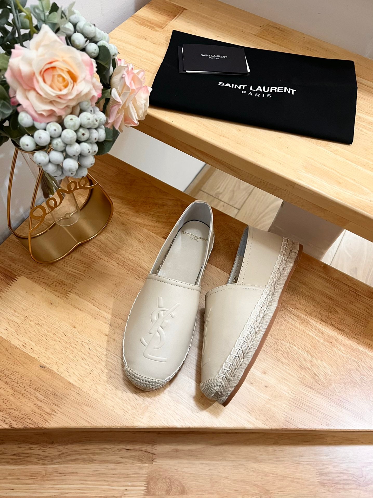 SL YVES EMBOSSED LOGO SLIP ON CREAMY WHITE CALFSKIN - 35