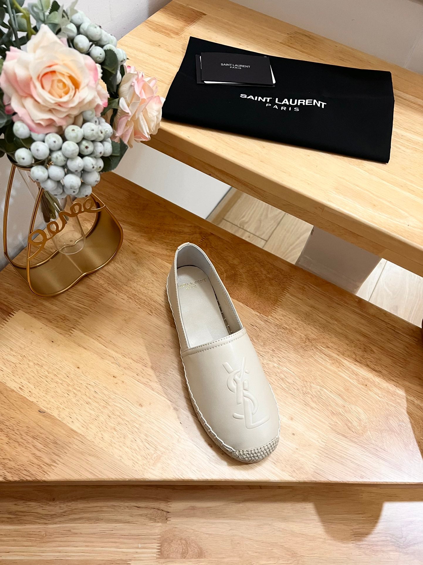 SL YVES EMBOSSED LOGO SLIP ON CREAMY WHITE CALFSKIN - 35