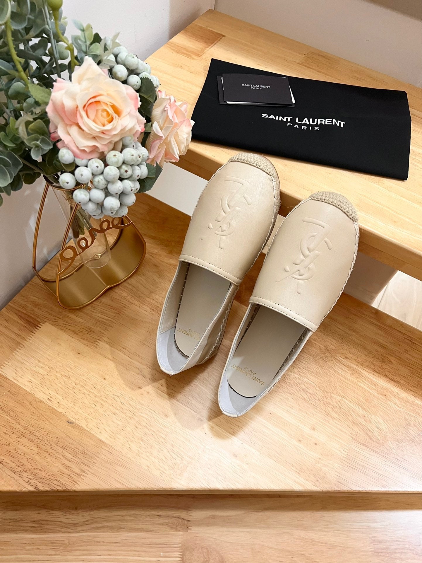 SL YVES EMBOSSED LOGO SLIP ON CREAMY WHITE CALFSKIN - 35