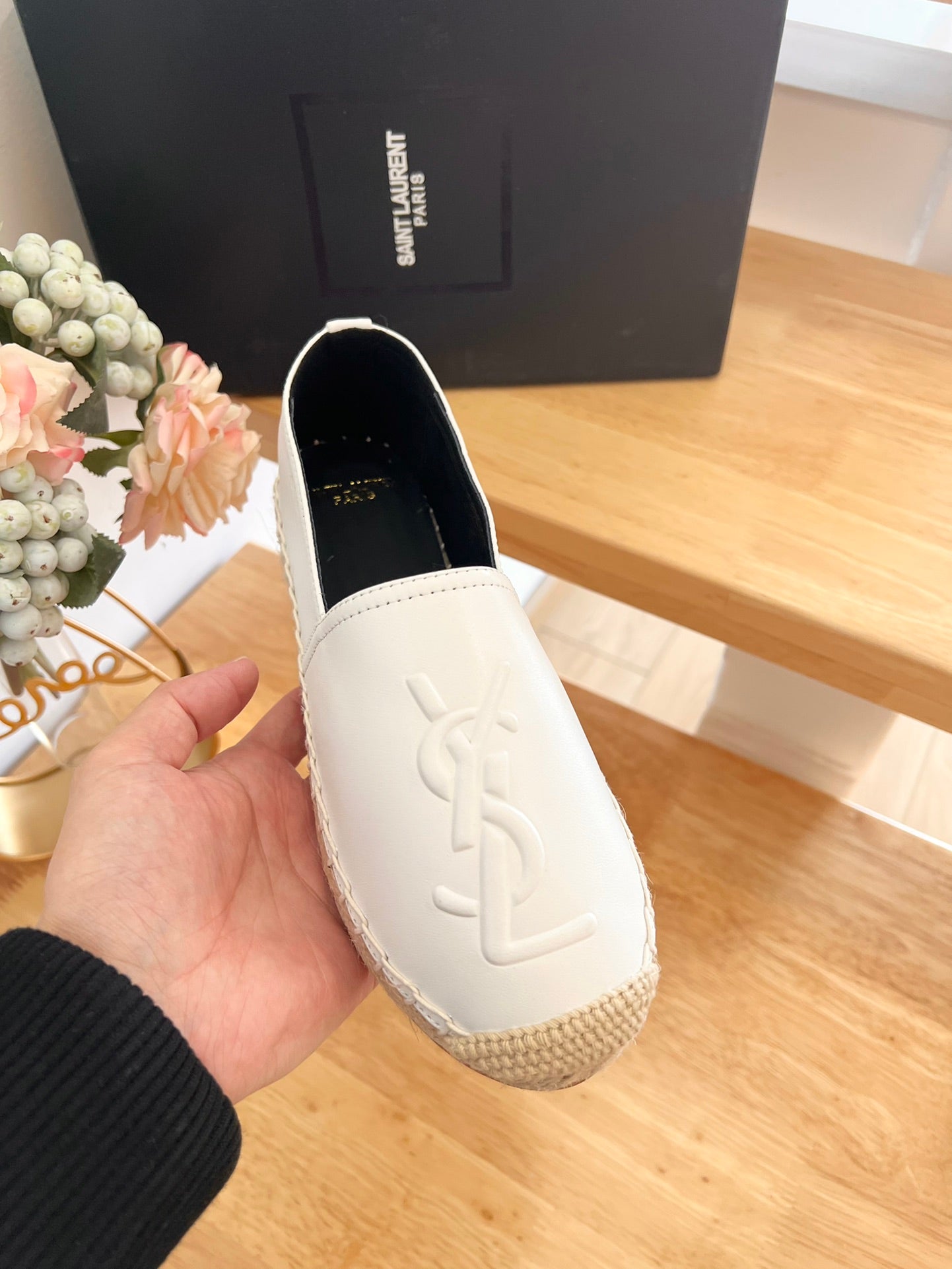 SL YVES EMBOSSED LOGO SLIP ON WHITE AND BLACK CALFSKIN - 35