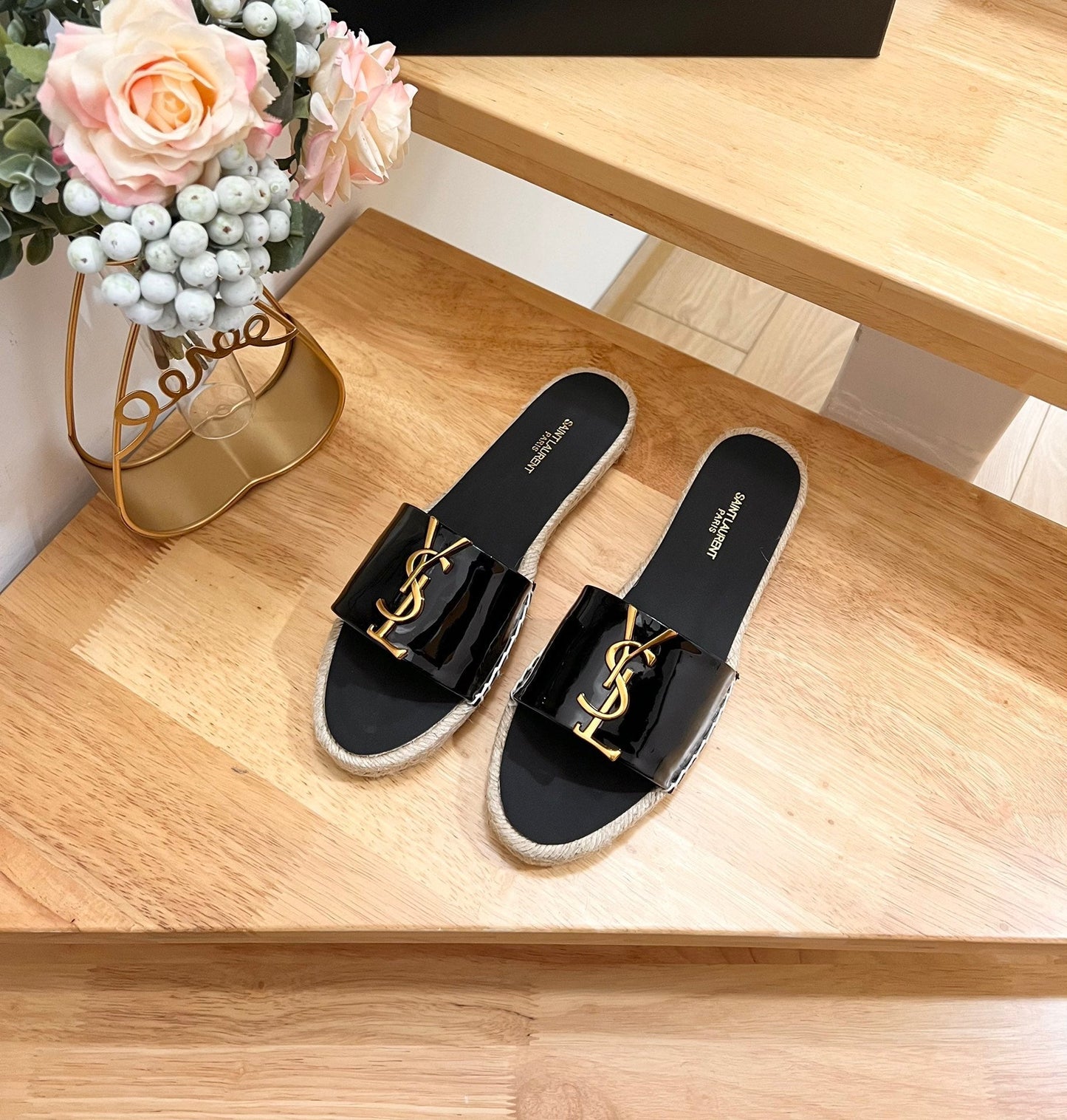 SL YVES LOGO SLIPPER BLACK CALFSKIN - 35