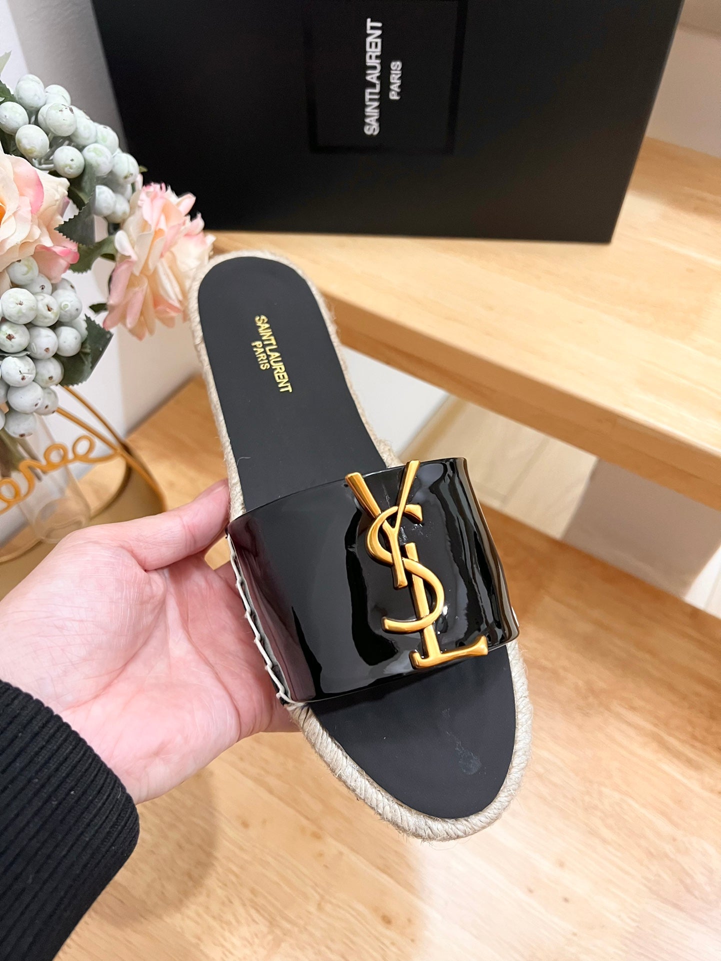 SL YVES LOGO SLIPPER BLACK CALFSKIN - 35