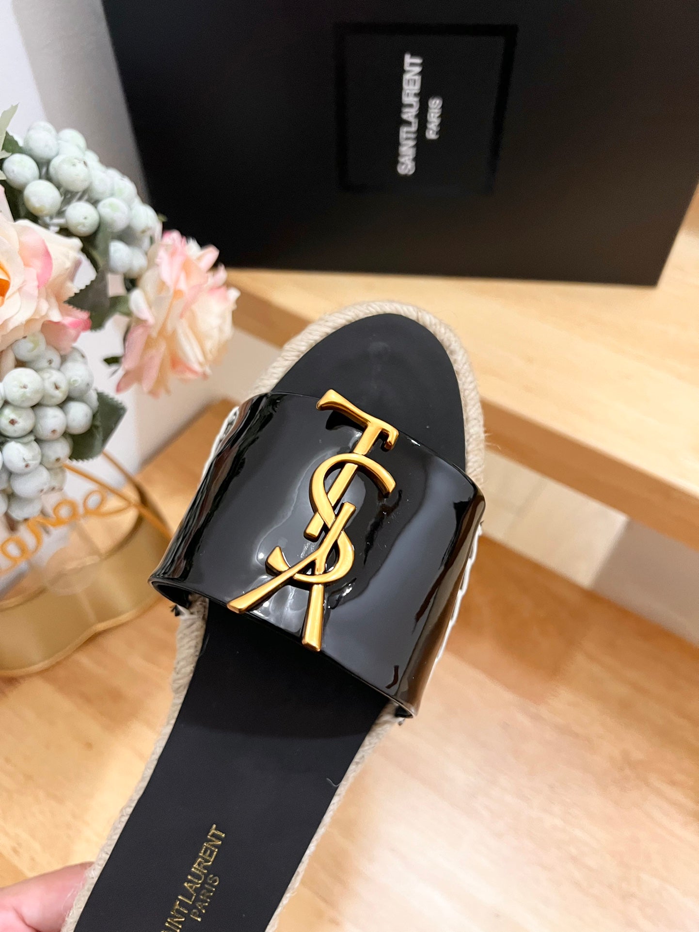 SL YVES LOGO SLIPPER BLACK CALFSKIN - 35