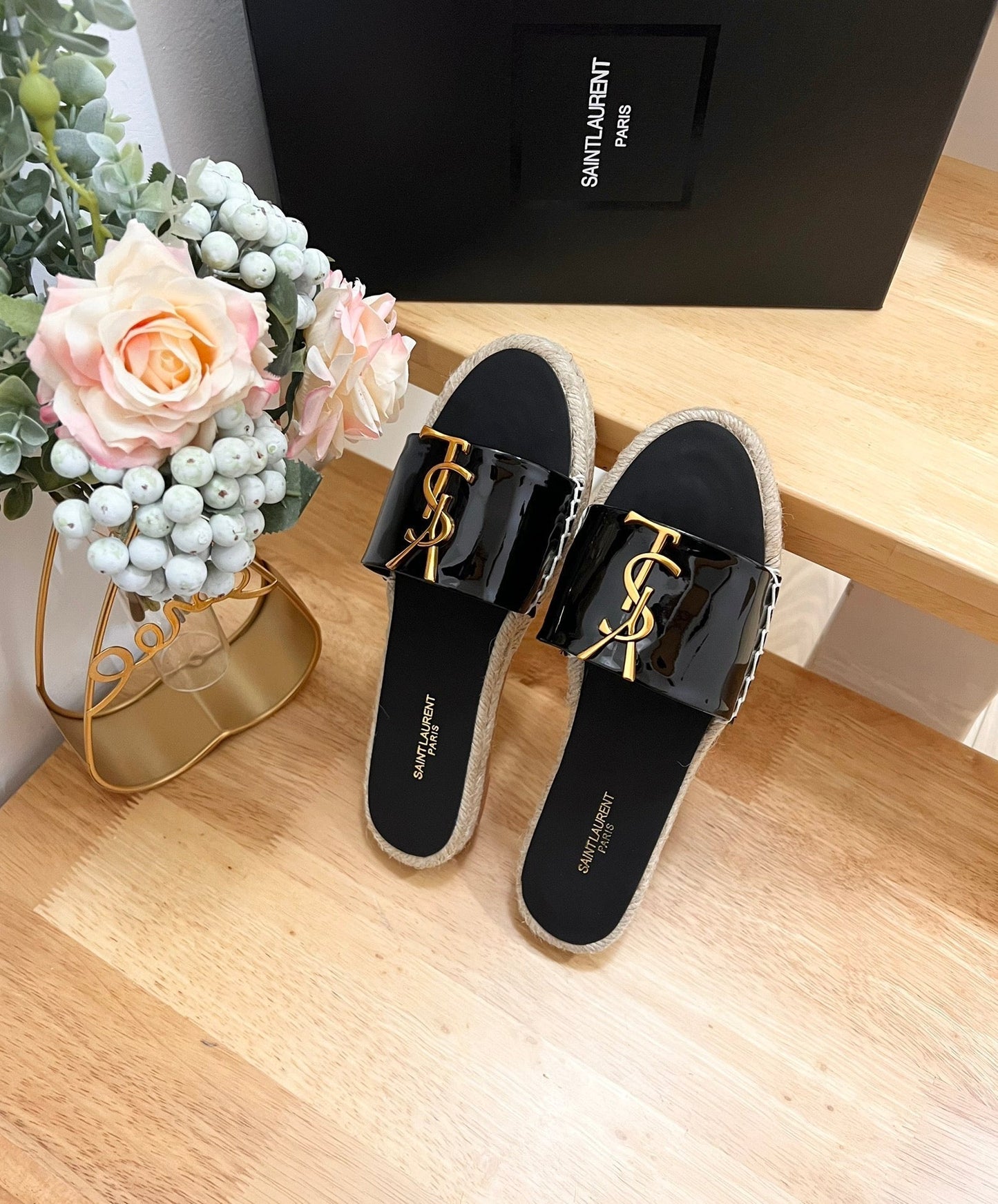 SL YVES LOGO SLIPPER BLACK CALFSKIN - 35