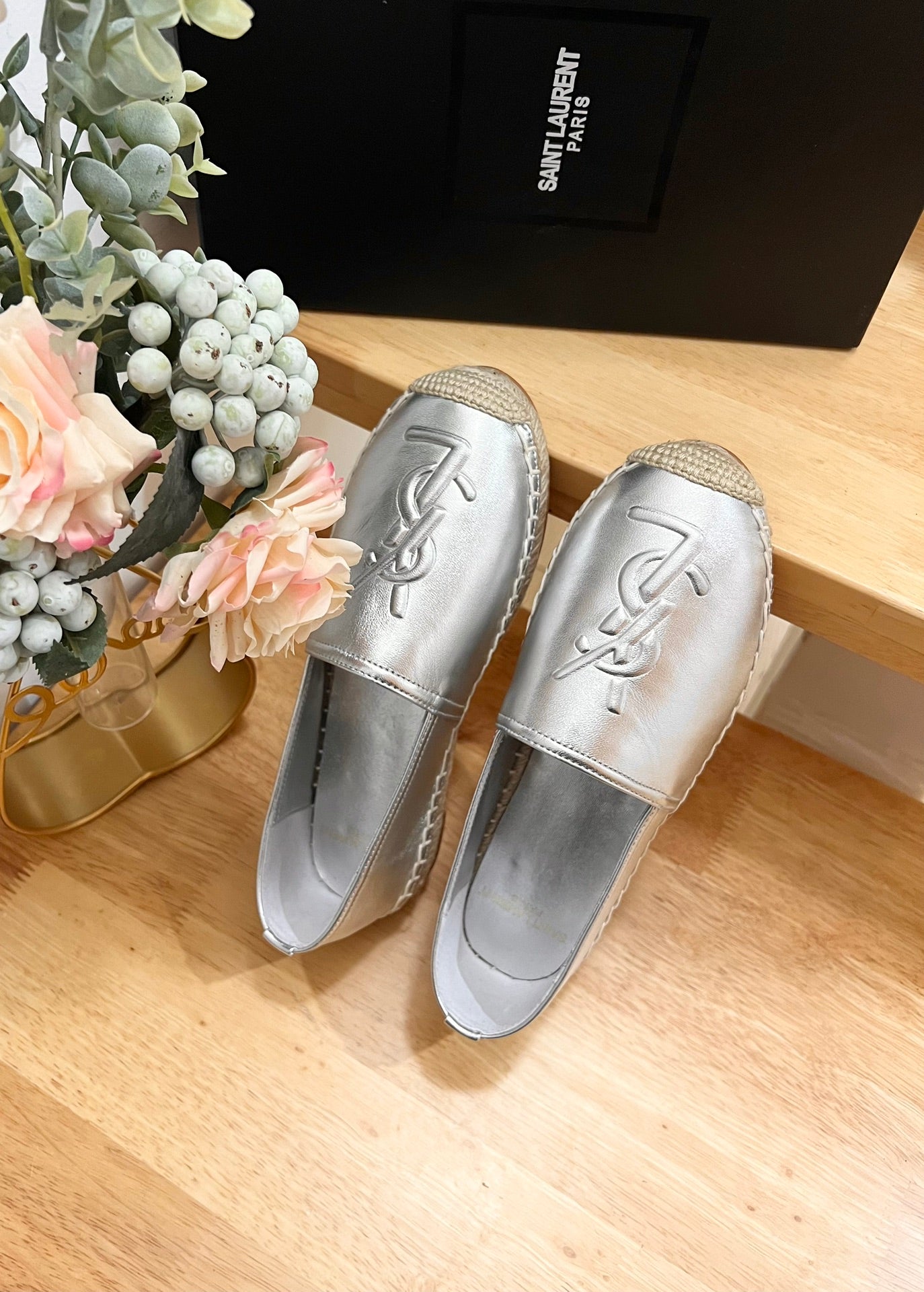 SL YVES EMBOSSED LOGO SLIP ON SILVER CALFSKIN - 35