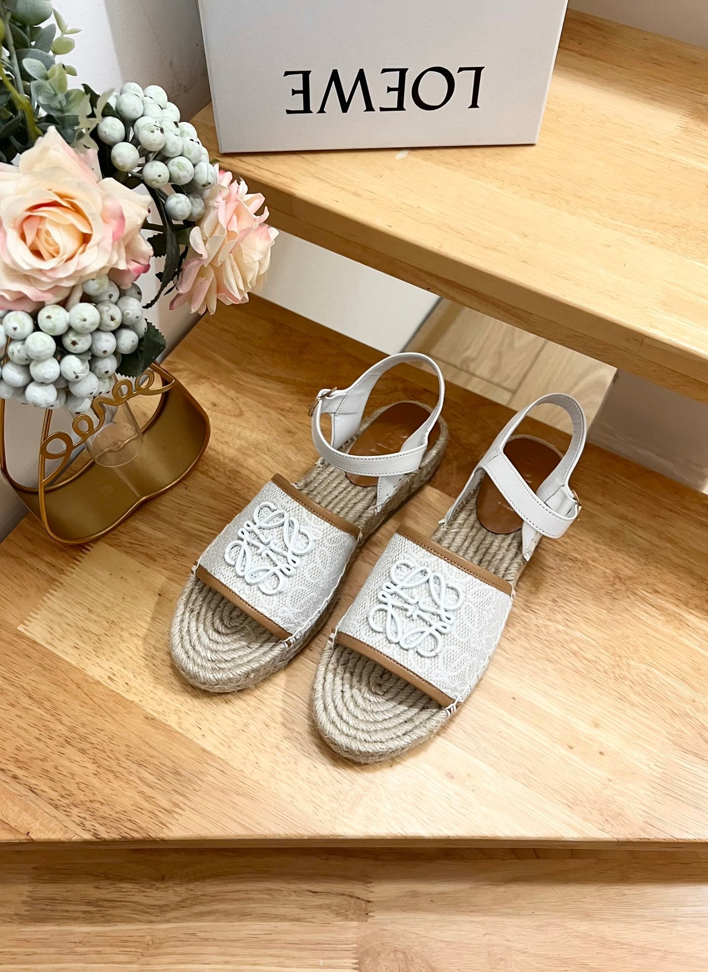 Loew Anagram White logo White Brown Leather And Canvas Espadrille Sandals - 35