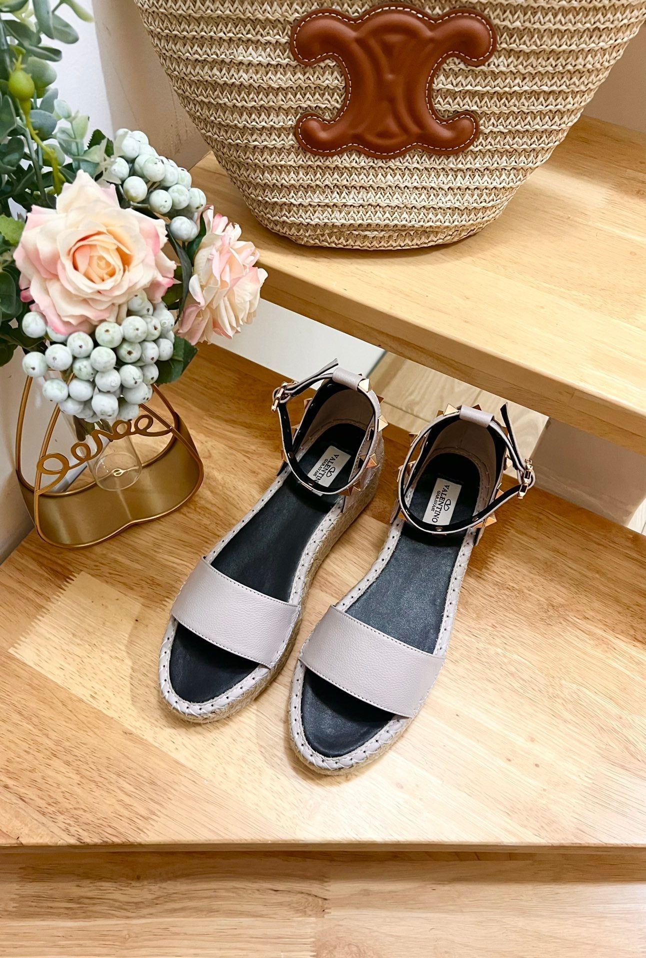 ROCKSTUD FLATFORM SANDAL IN SOFT PINK CALFSKIN - 35