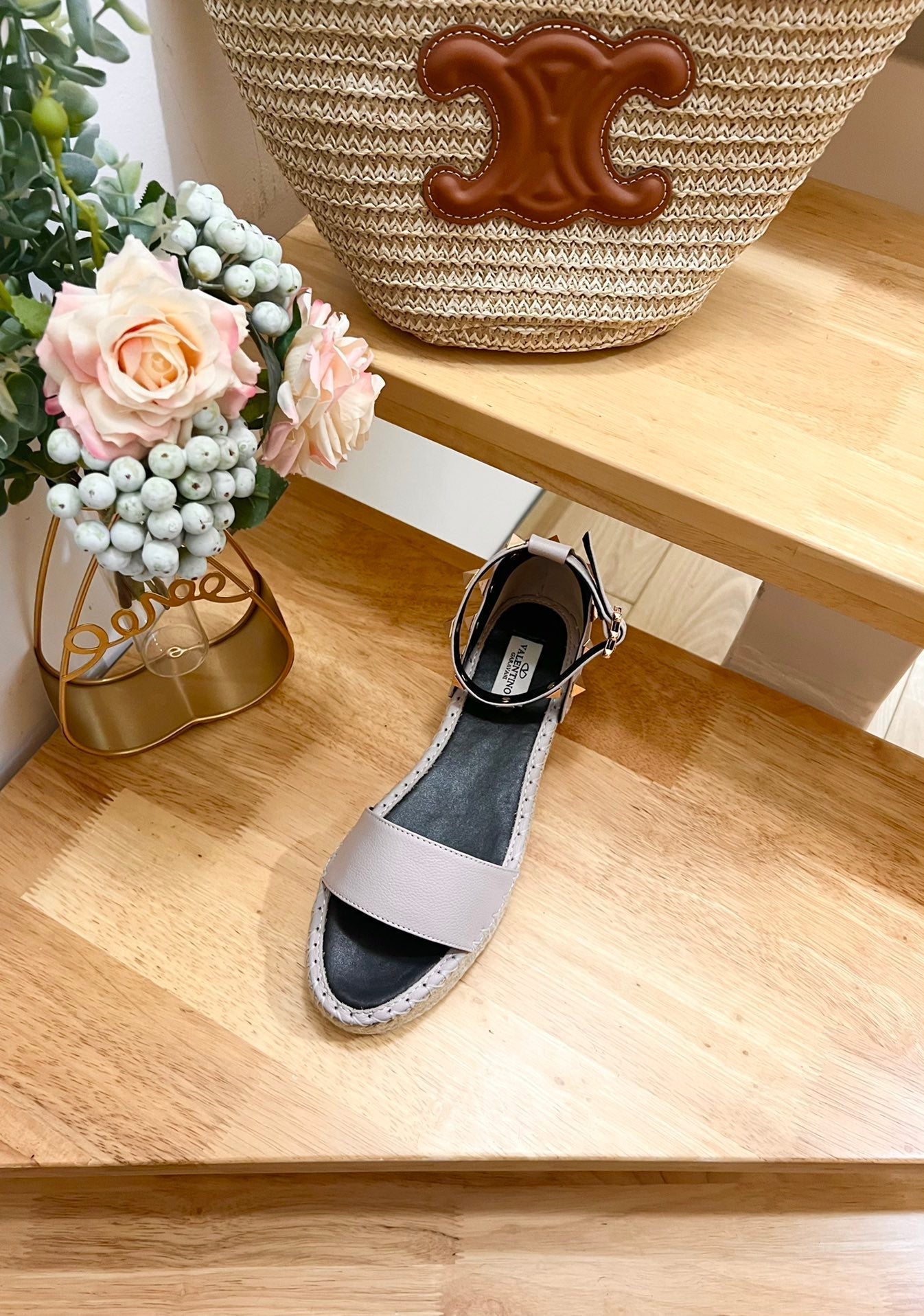 ROCKSTUD FLATFORM SANDAL IN SOFT PINK CALFSKIN - 35