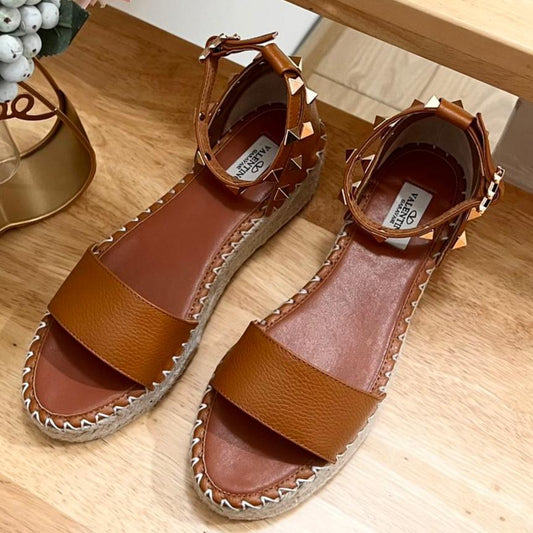 ROCKSTUD FLATFORM SANDAL IN CHOCOLATE BROWN CALFSKIN - 35