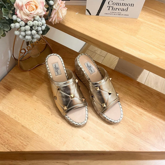 БОСОНІЖКИ-ТАНКЕТКА VALENTINO 26S ЗІ СВІТЛО-ЗОЛОТИСТОЇ ТЕЛЯЧОЇ ШКІРИ