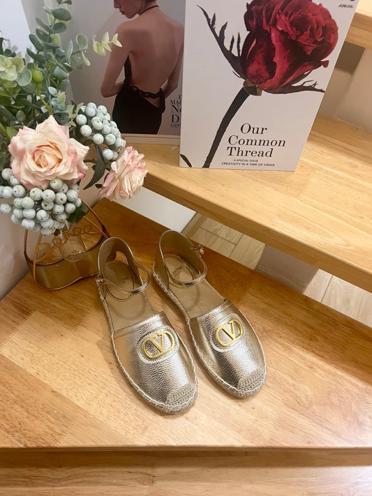 ВЗУТТЯ-ЕСПАДРИЛЬЇ VALENTINO 26S ІЗ МЕТАЛЕВОЇ ЗОЛОТОЇ ТЕЛЯЧОЇ ШКІРИ