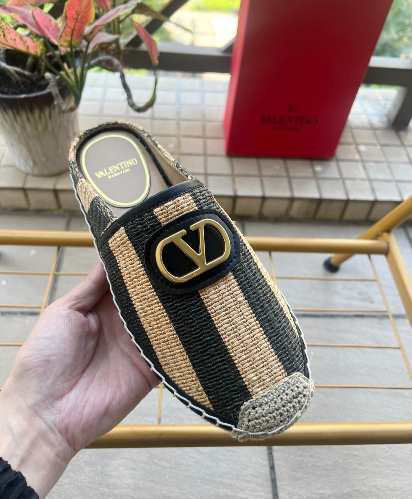 VALENTINO 26S ESPADRILLE MULES IN BLACK AND BEIGE RAFFIA