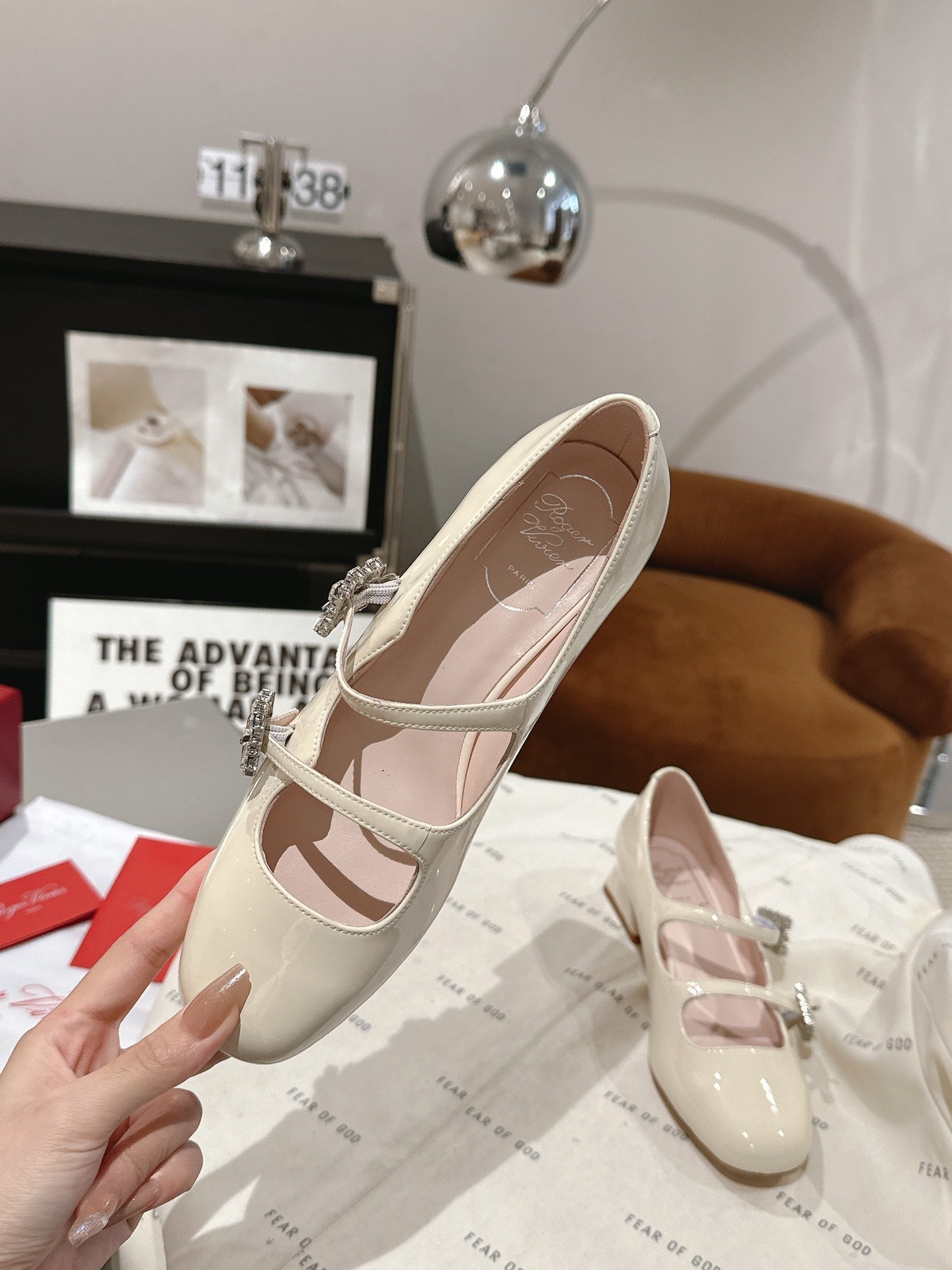 MINI TRES VIVIER STRASS BUCKLE BABIES BALLERINAS IN OFF WHITE PATENT CALFSKIN - 35