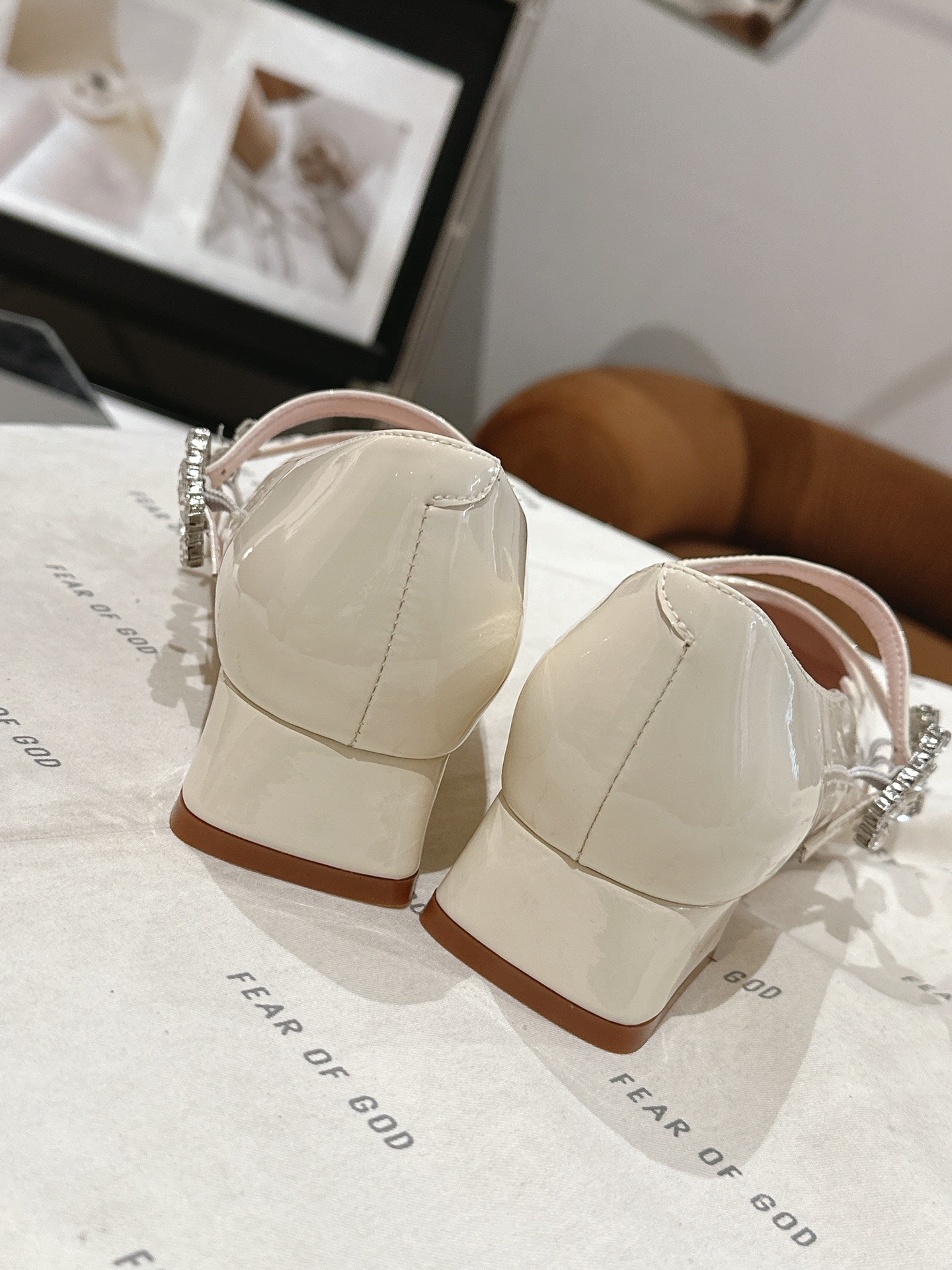 MINI TRES VIVIER STRASS BUCKLE BABIES BALLERINAS IN OFF WHITE PATENT CALFSKIN - 35