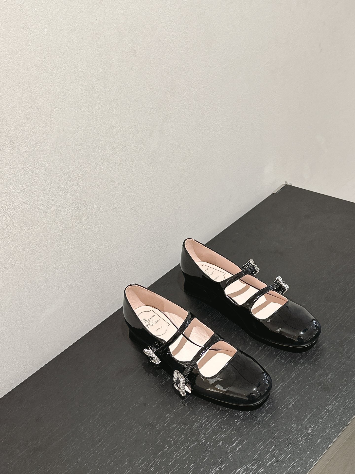 MINI TRES VIVIER STRASS BUCKLE BABIES BALLERINAS IN BLACK PATENT CALFSKIN - 35