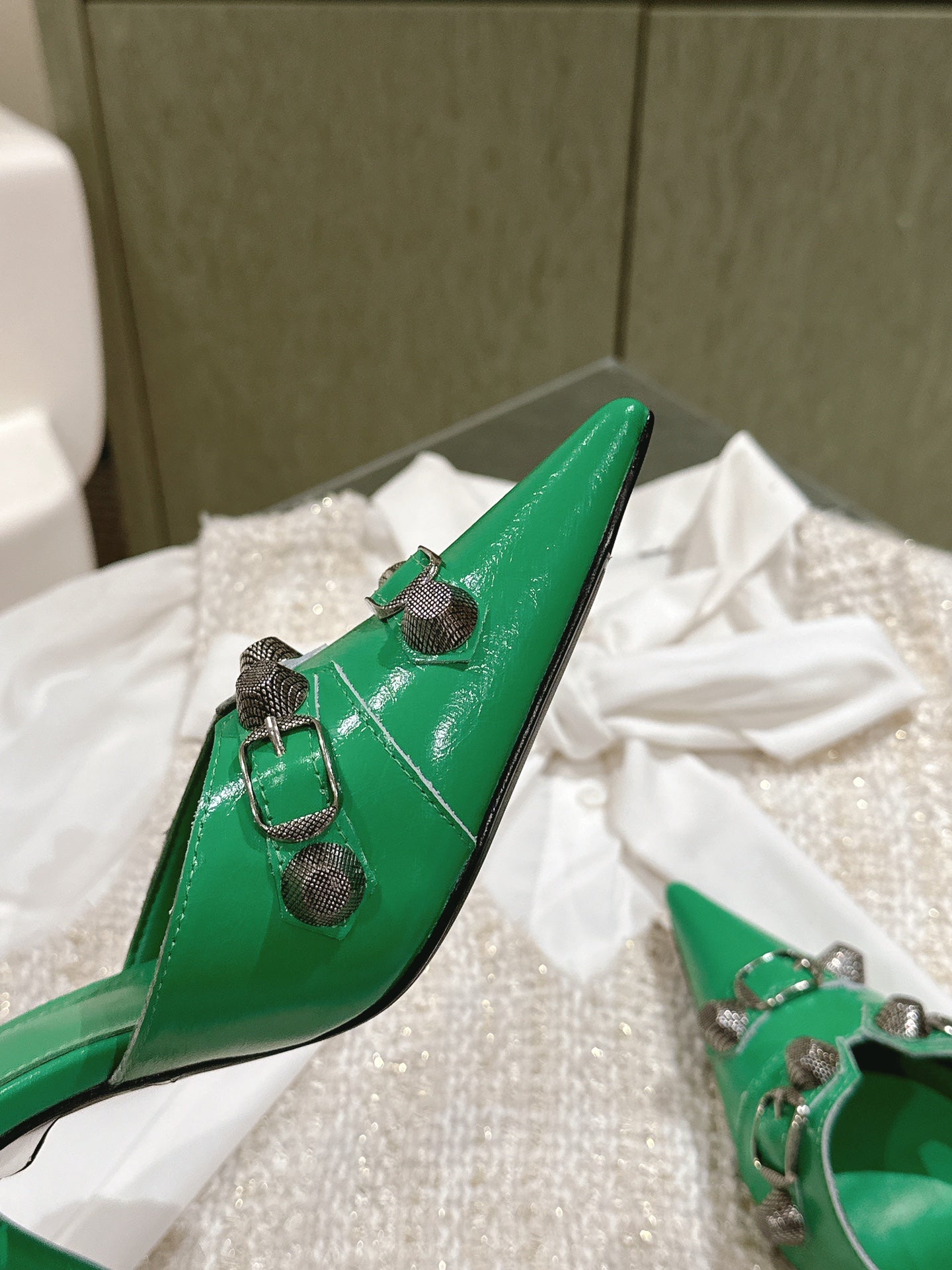 CAGOLE POINTED HIGH MULES IN GREEN SHINY CALFSKIN - 34