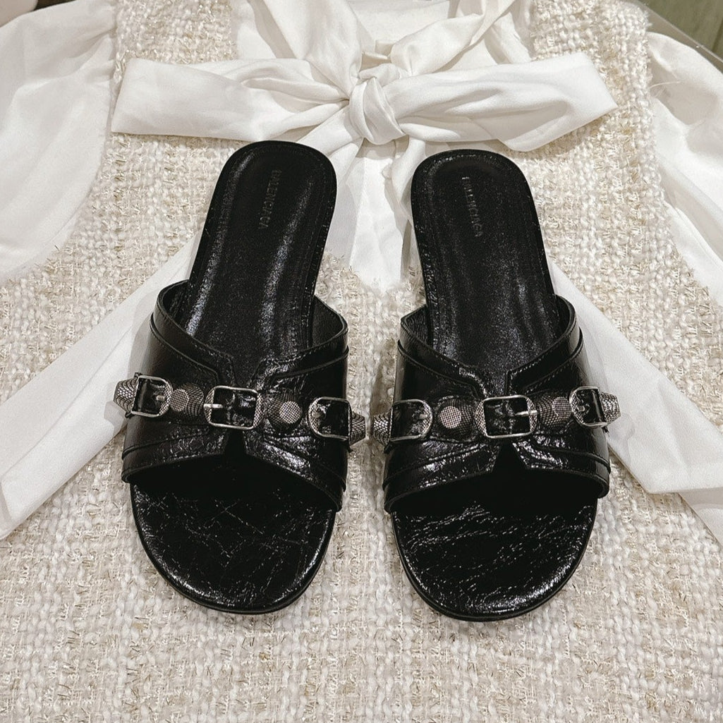 CAGOLE FLAT SANDALS IN BLACK WAX-OIL SHEEPSKIN - 34