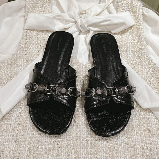 CAGOLE FLAT SANDALS IN BLACK WAX-OIL SHEEPSKIN - 34