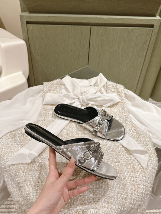 CAGOLE FLAT SANDALS IN SILVER WAX-OIL SHEEPSKIN - 34