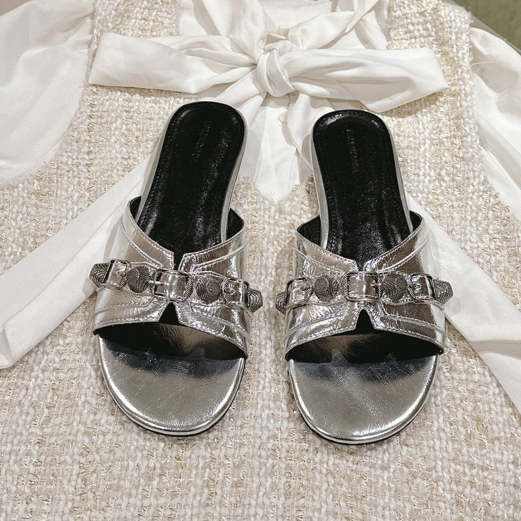 CAGOLE FLAT SANDALS IN SILVER WAX-OIL SHEEPSKIN - 34