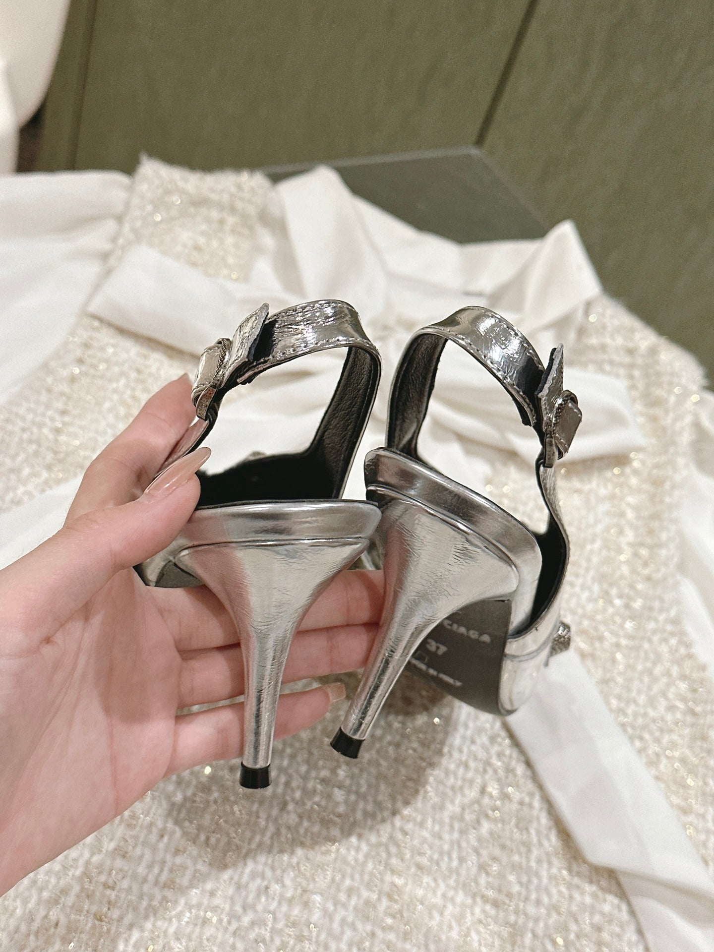 CAGOLE HIGH SLINGBACK IN SILVER GLOSSY CALFSKIN - 34