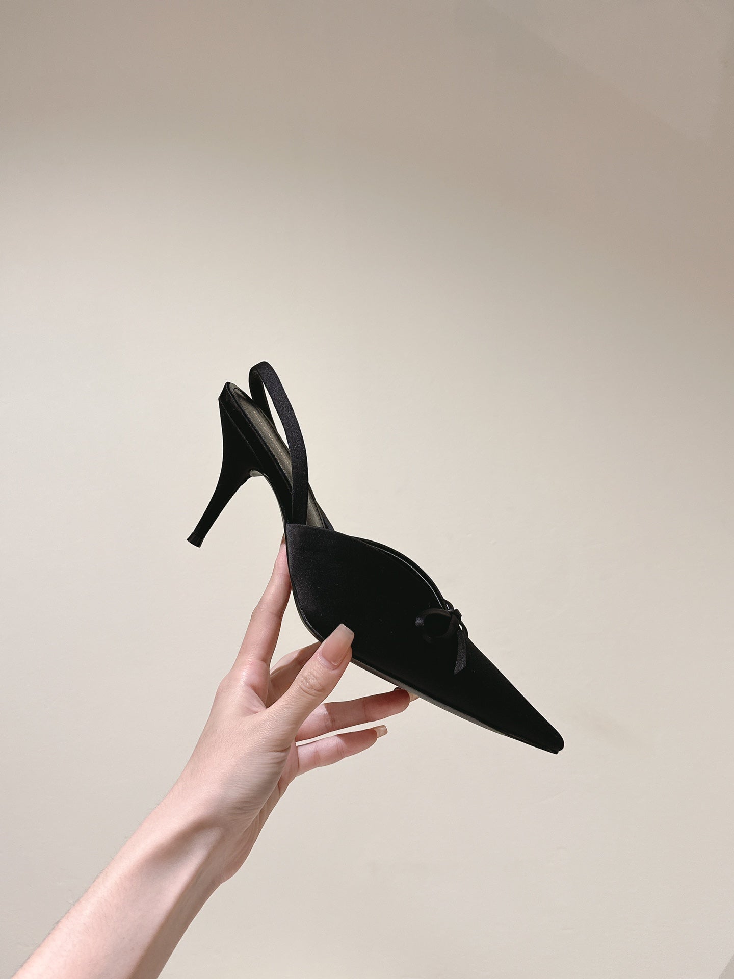 POINTED HIGH SLINGBLACK WITH BOW IN BLACK SILK - 34
