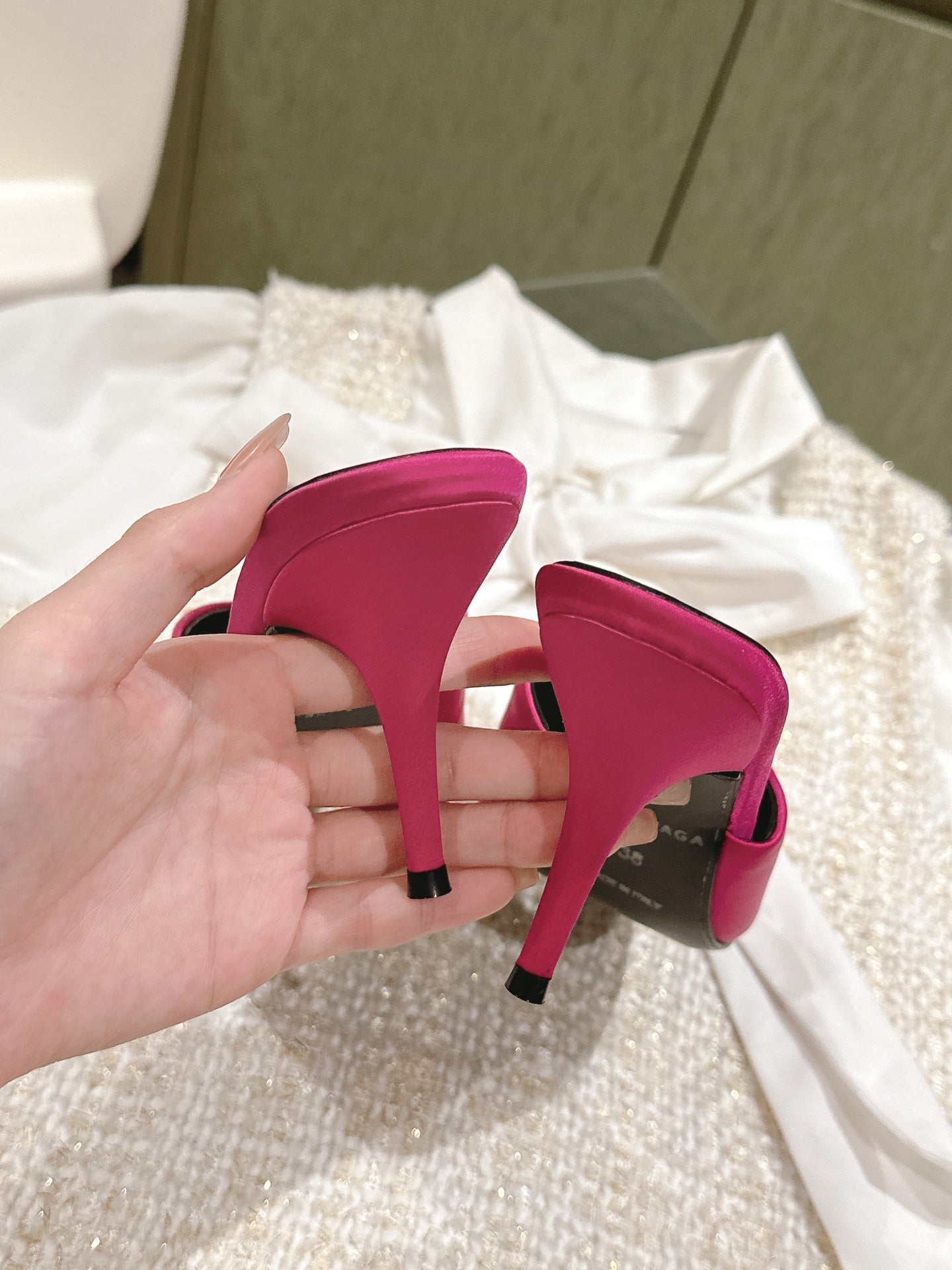 POINTED HIGH MULES WITH BOW IN HOT PINK SILK - 34
