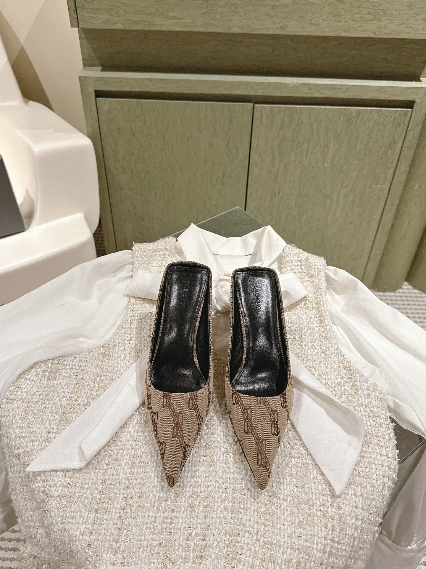 POINTED HIGH MULES IN BEIGE MONOGRAM JACQUARD FABRIC - 34
