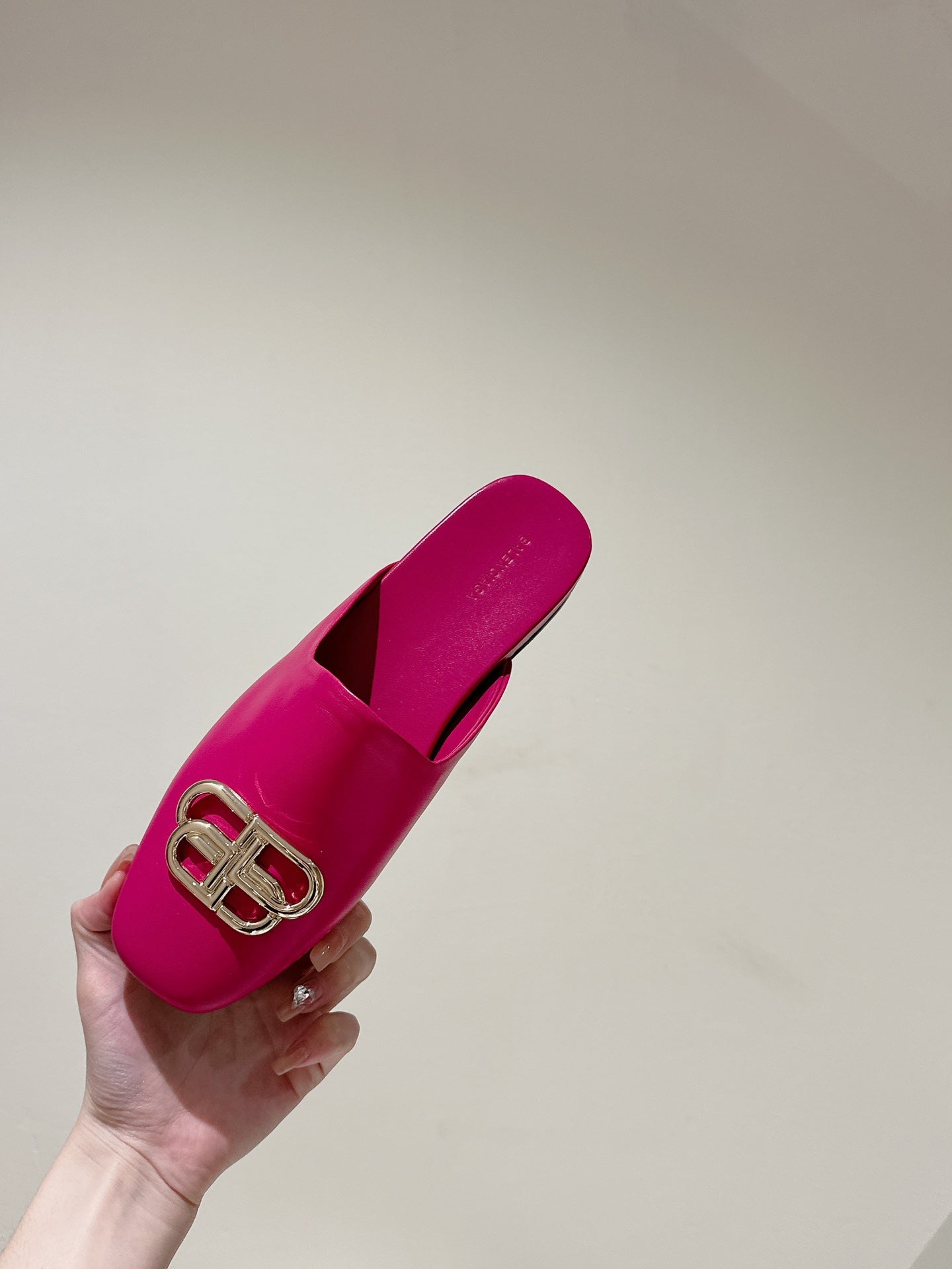 FLAT MULES IN DEEP PINK SMOOTH CALFSKIN GOLD BUCKLE - 34